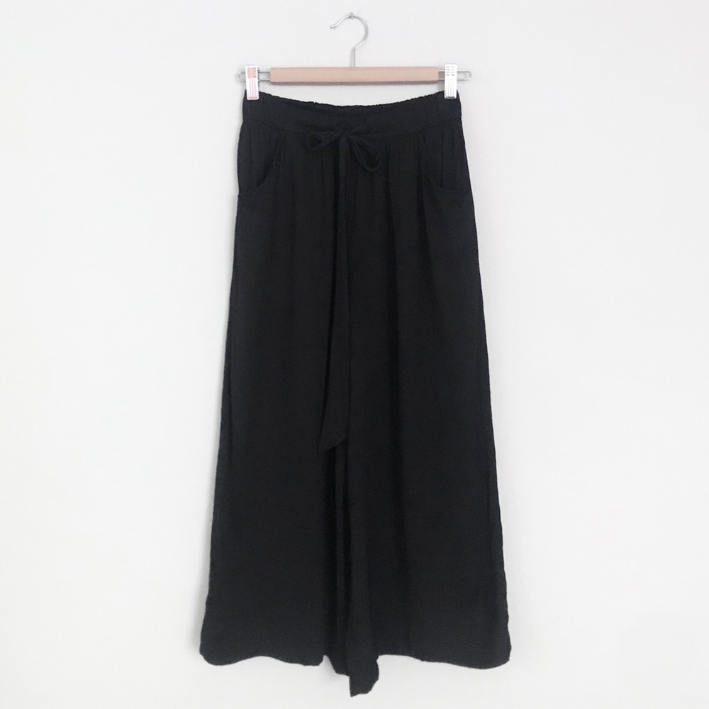 Zara black Culottes / wide leg cropped pants